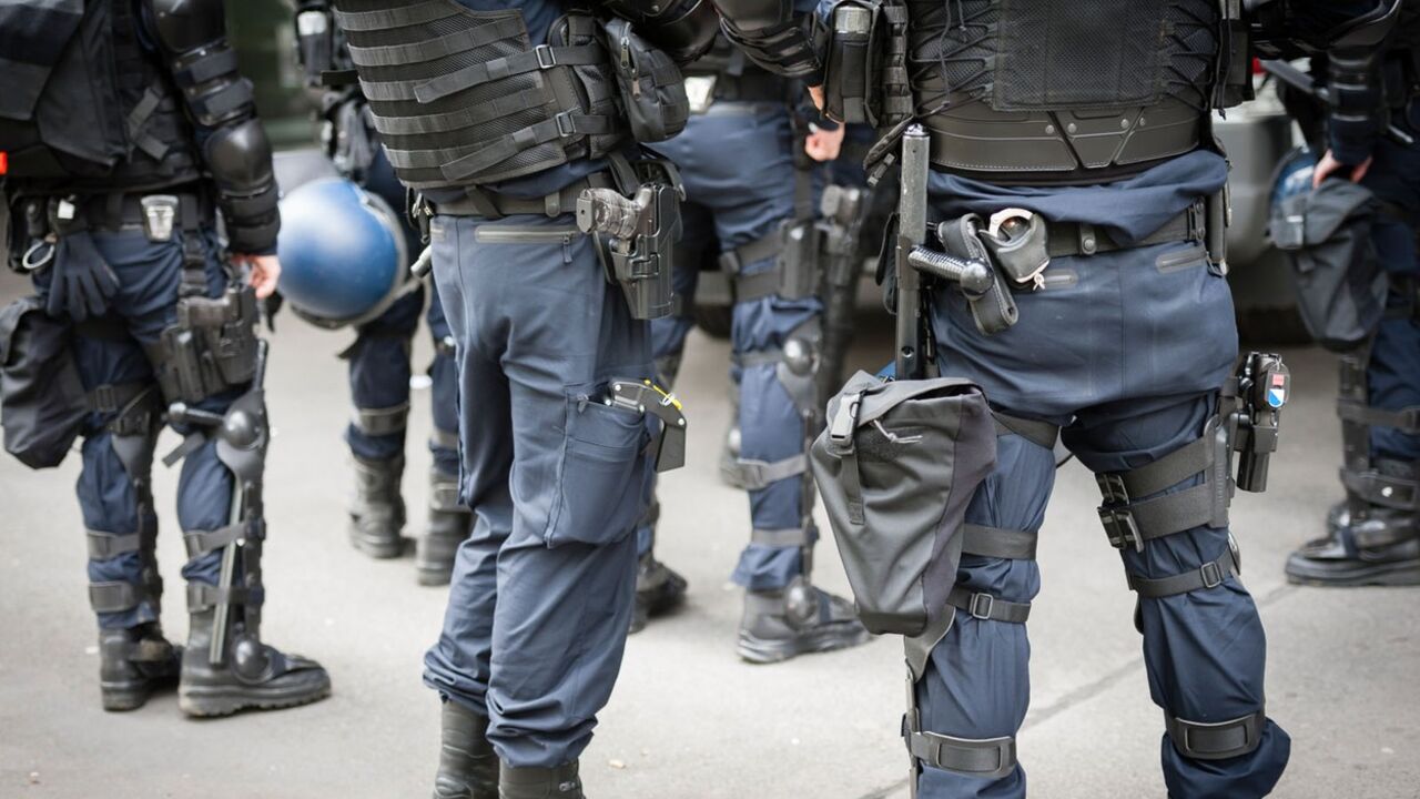 policija