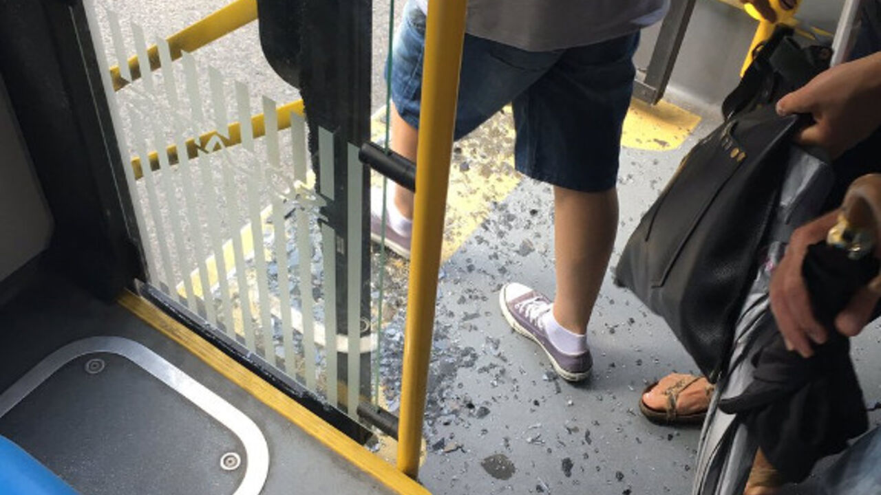 Sudar bagera i autobusa 23