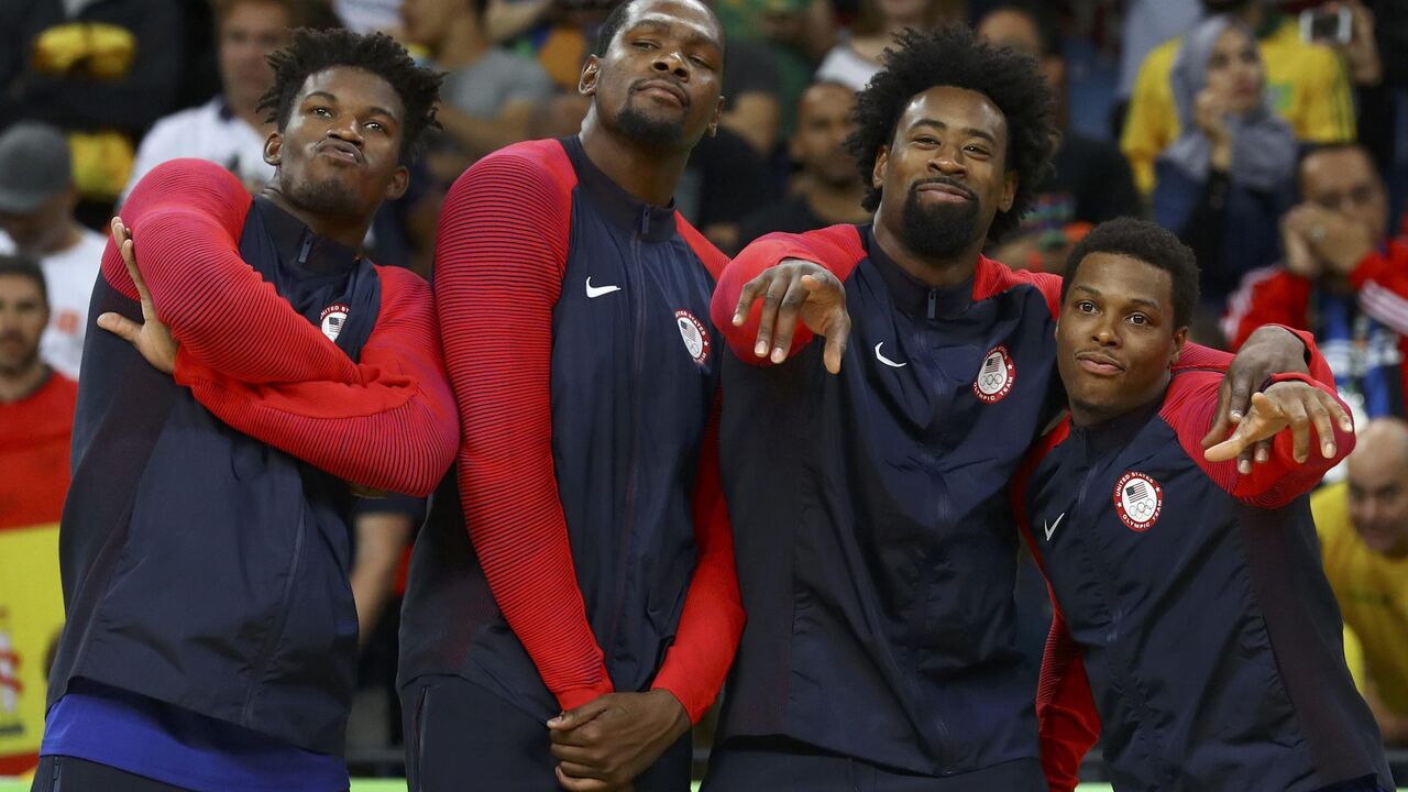 Košarkaši SAD posle osvajanja zlatne medalje u Riju