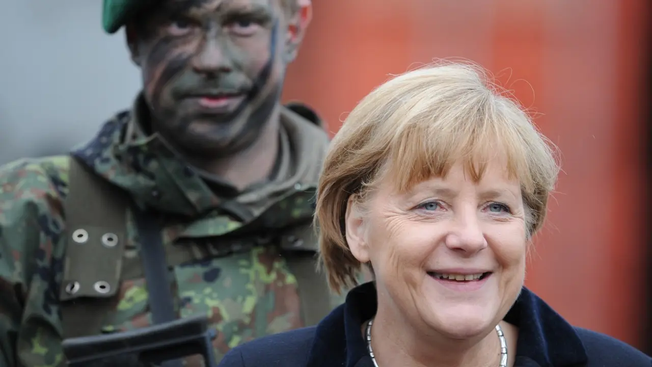 Angela Merkel na vežbi nemačke vojske
