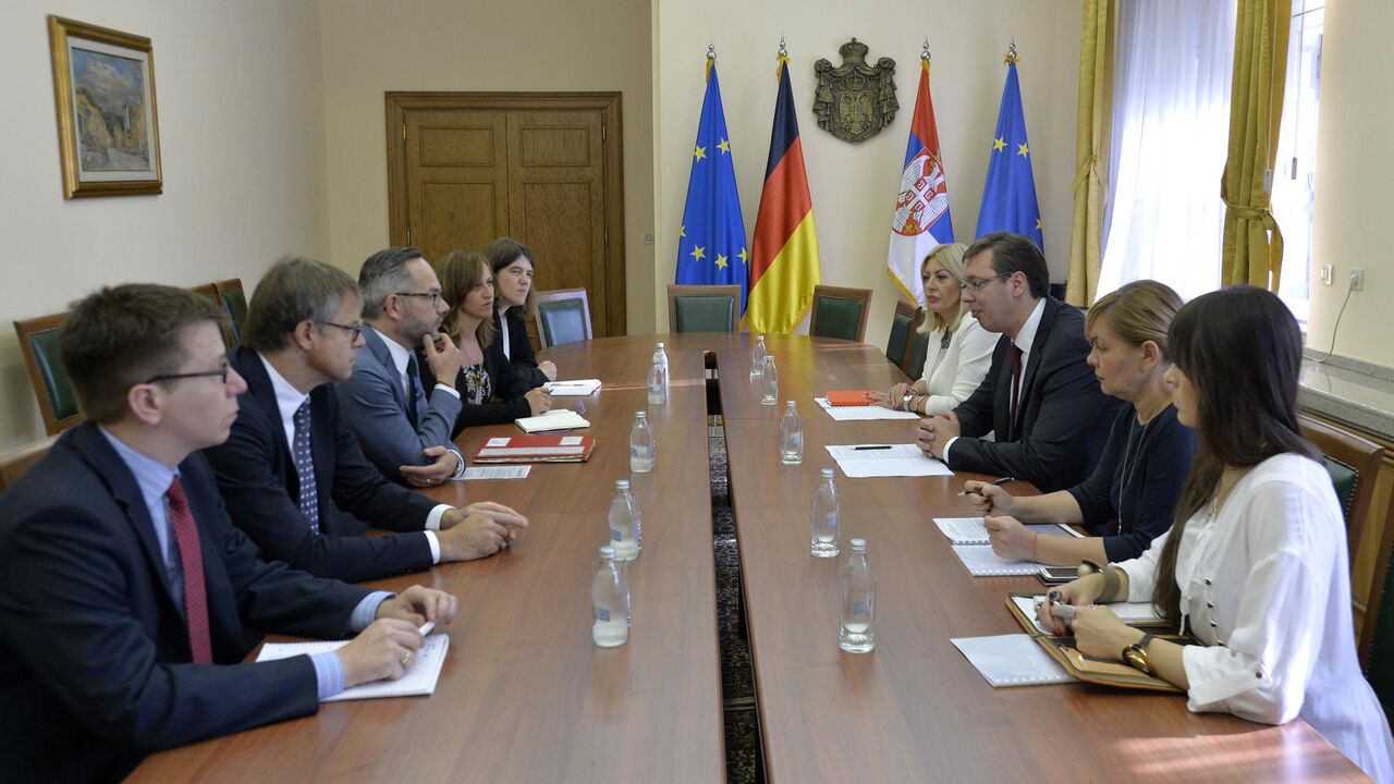 aleksandar vučić, MIhael rot