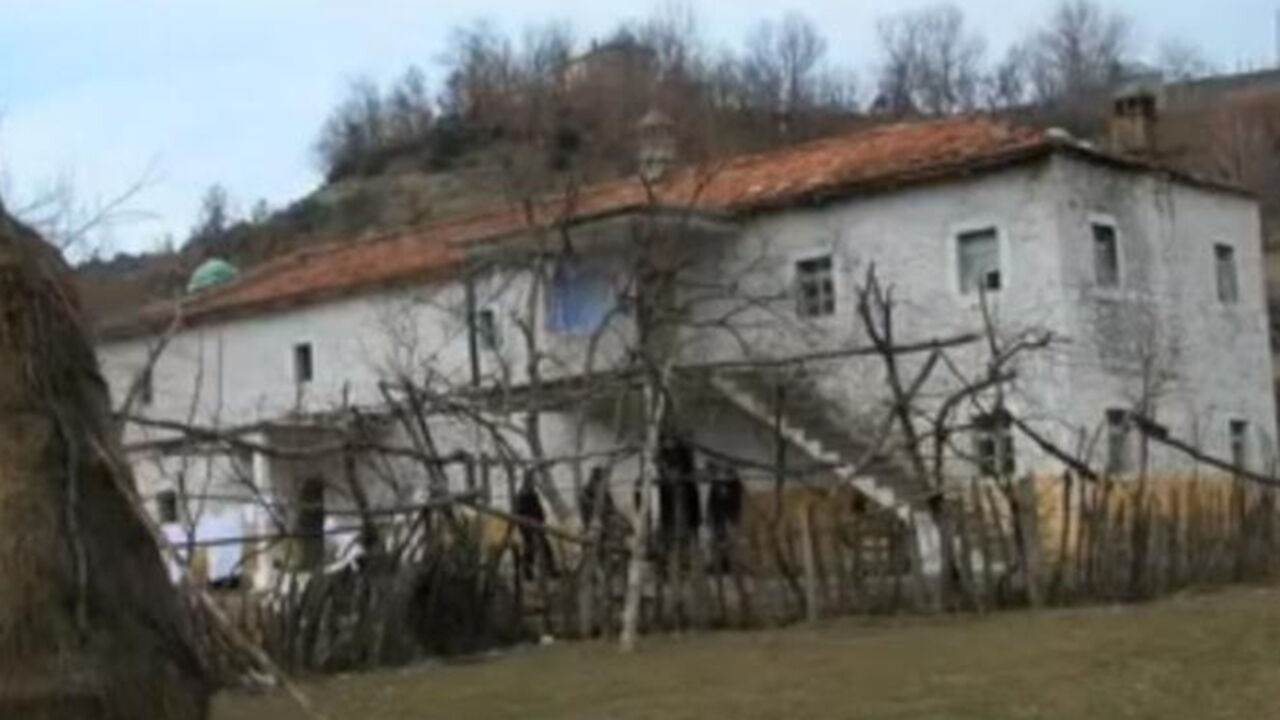žuta kuća