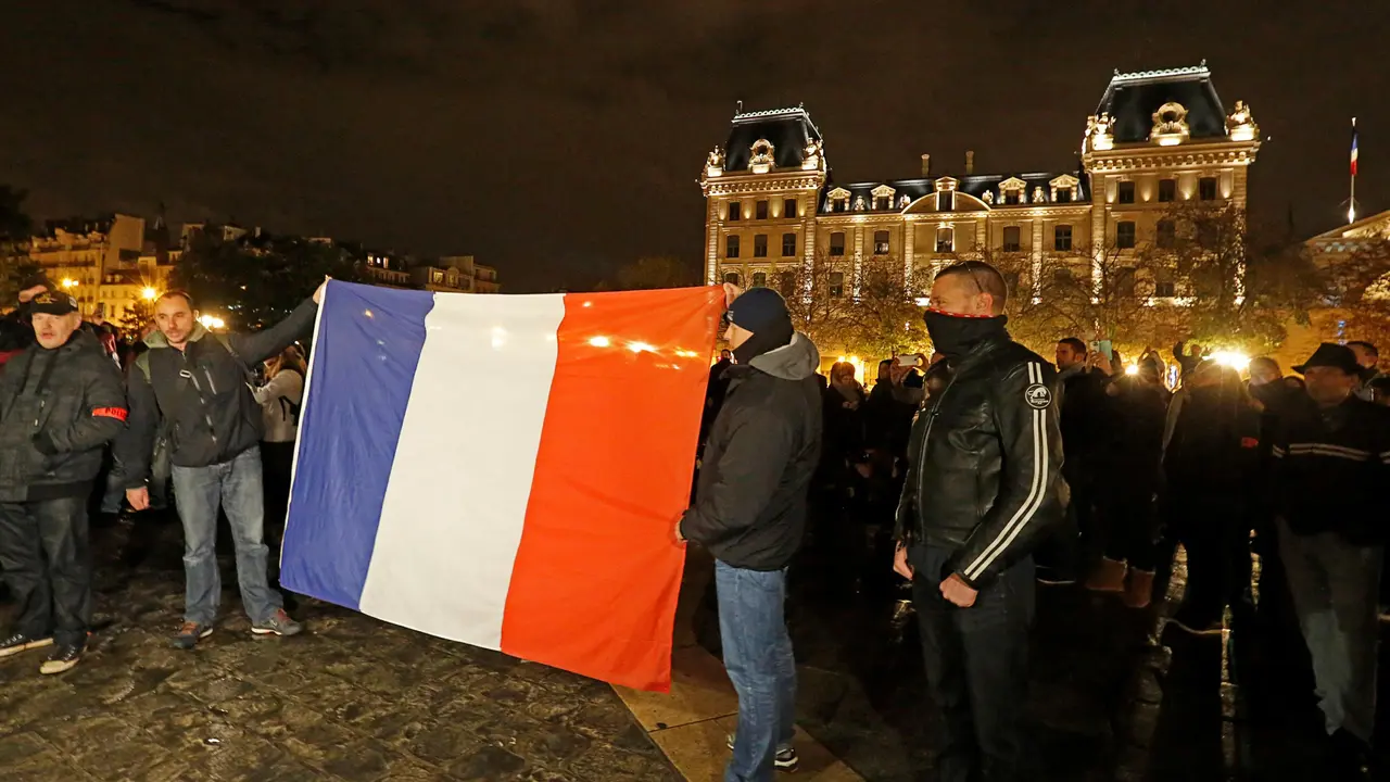 PROTEST POLICIJE U PARIZU