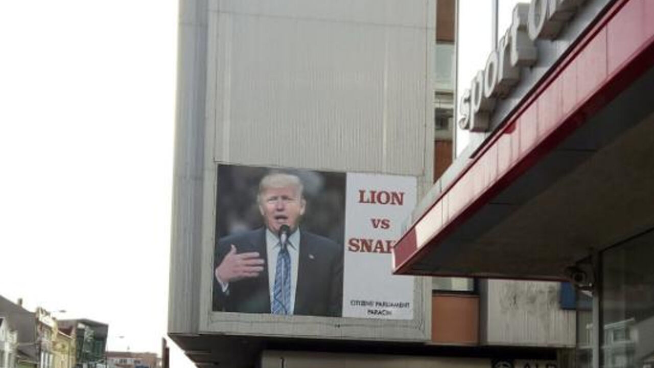 Bilbord Donalda Trampa u Paraćinu