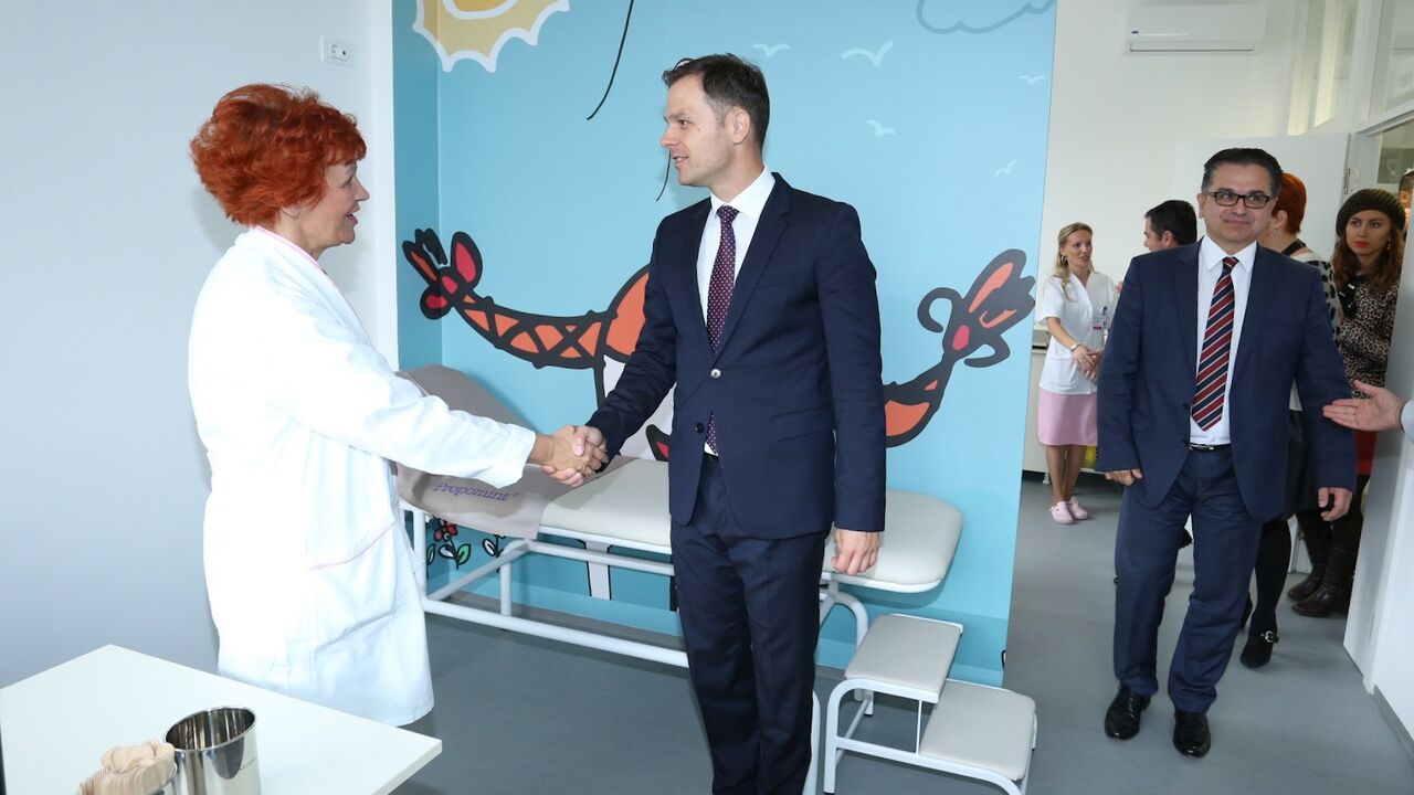 Siniša Mali u domu zdravlja u Jajnicima