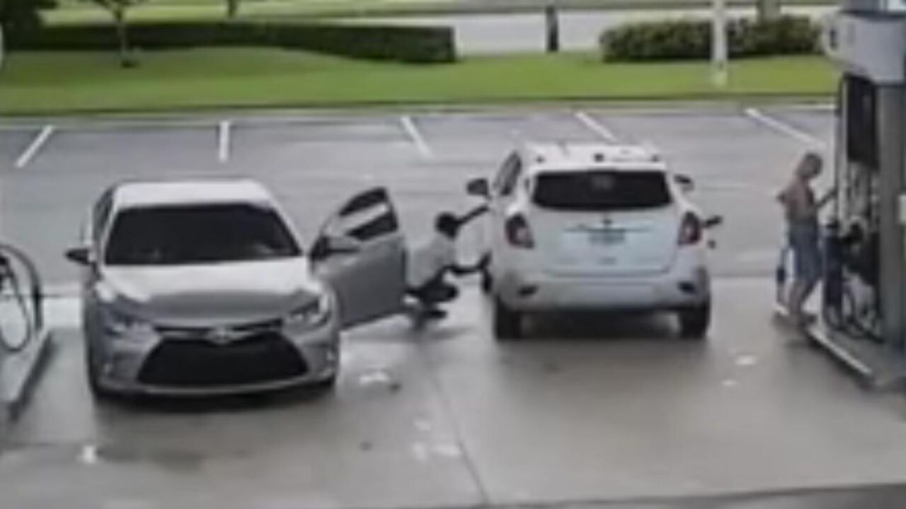 Krađa iz automobila