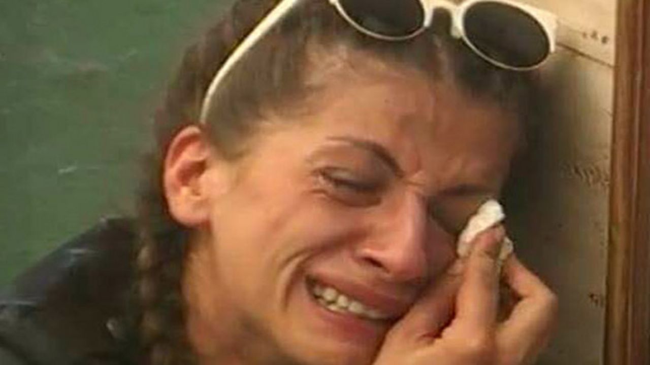 Dalila plače