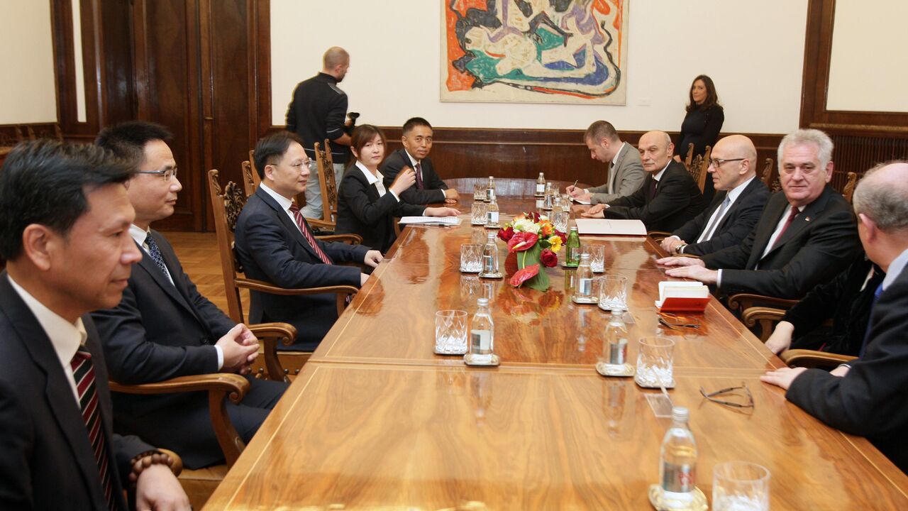 Huang Ju Hui, Tomislav Nikolić