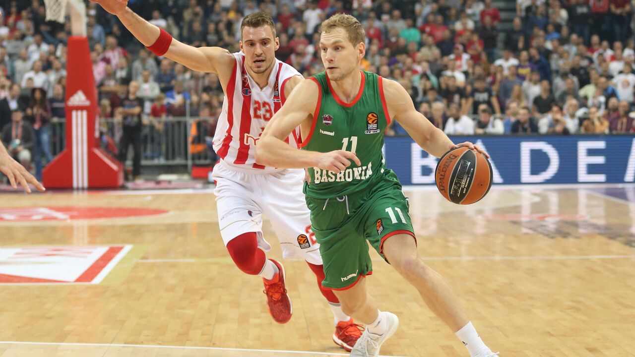 Jaka Blažič u duelu sa Markom Gudurićem