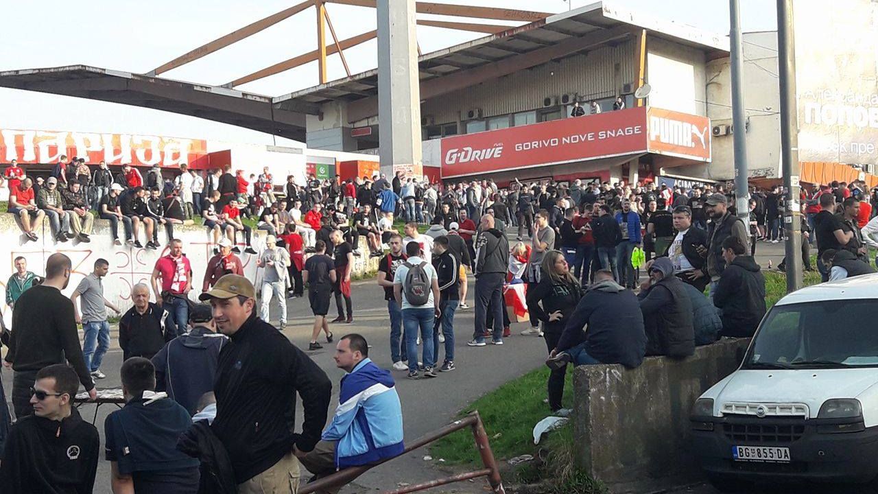 Navijači Zvezde pred Spartak