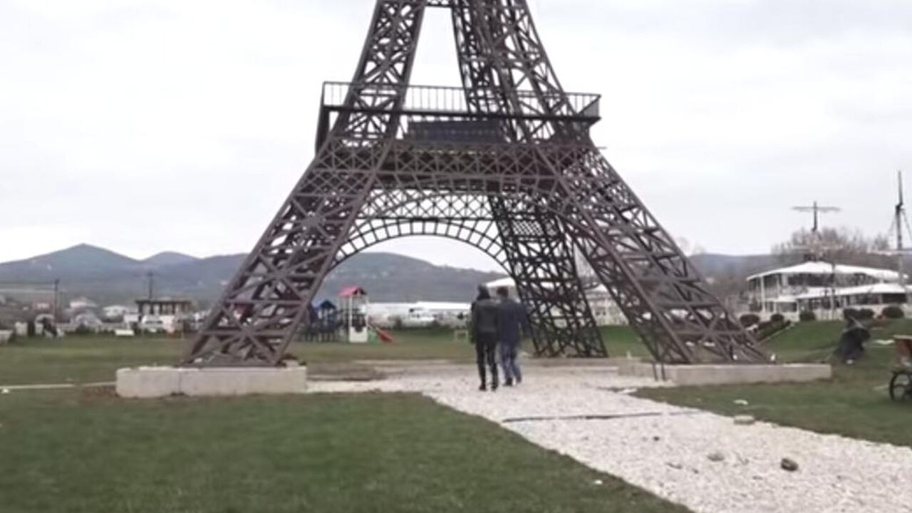 Kopija Ajfelove kule u Lipljanu