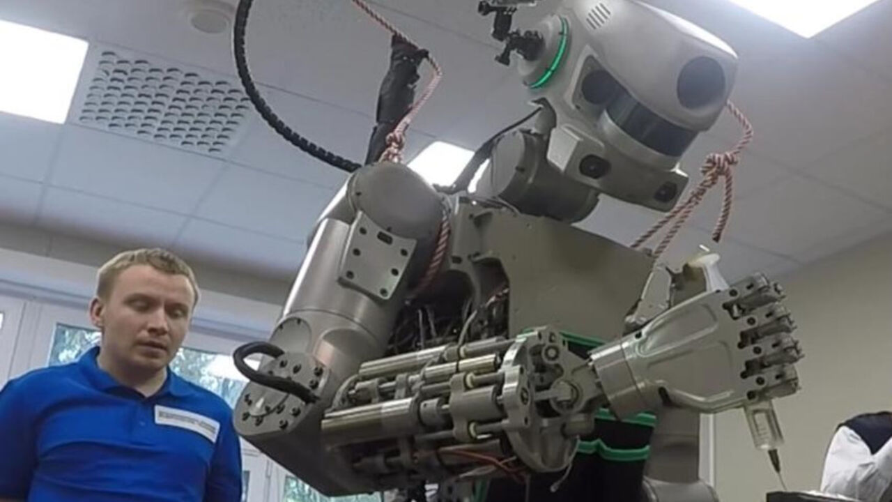 Robot