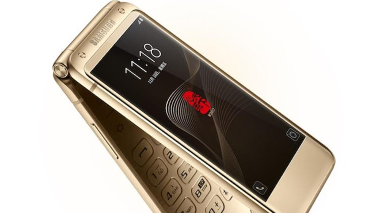 Preklopni telefon