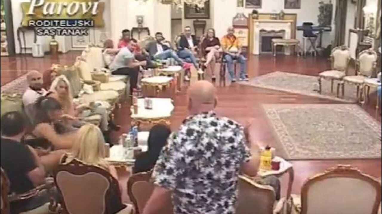 Parovi