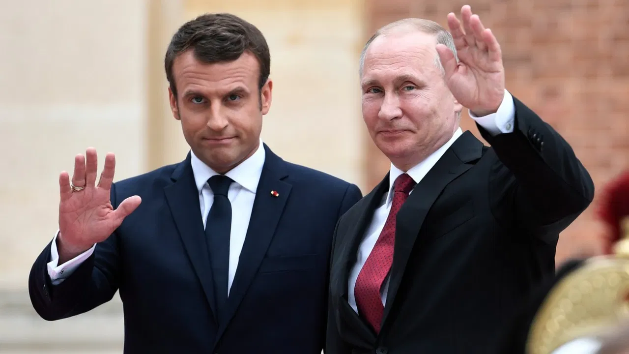 Emanuel Makron i Vladimir Putin
