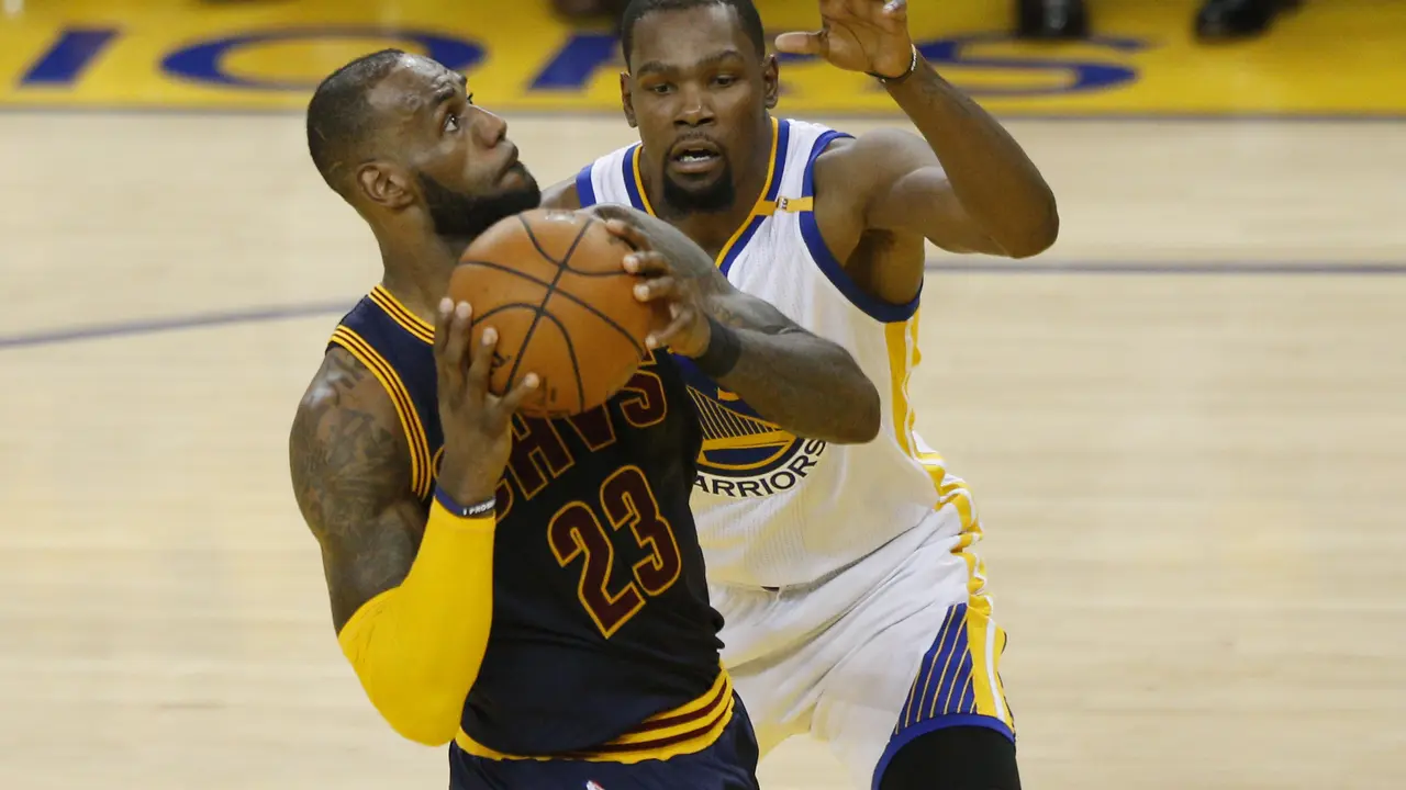 Lebron Džejms i Kevin Durent u duelu
