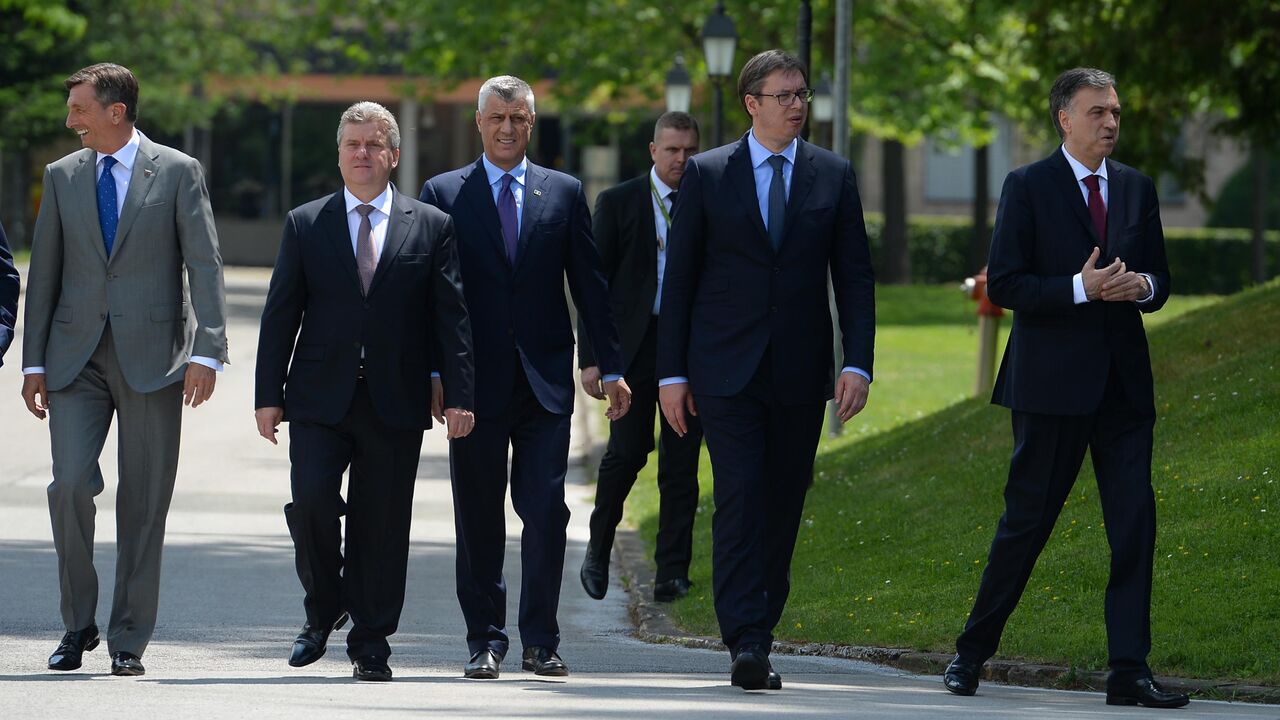 aleksandar Vučić, Hašim Tači