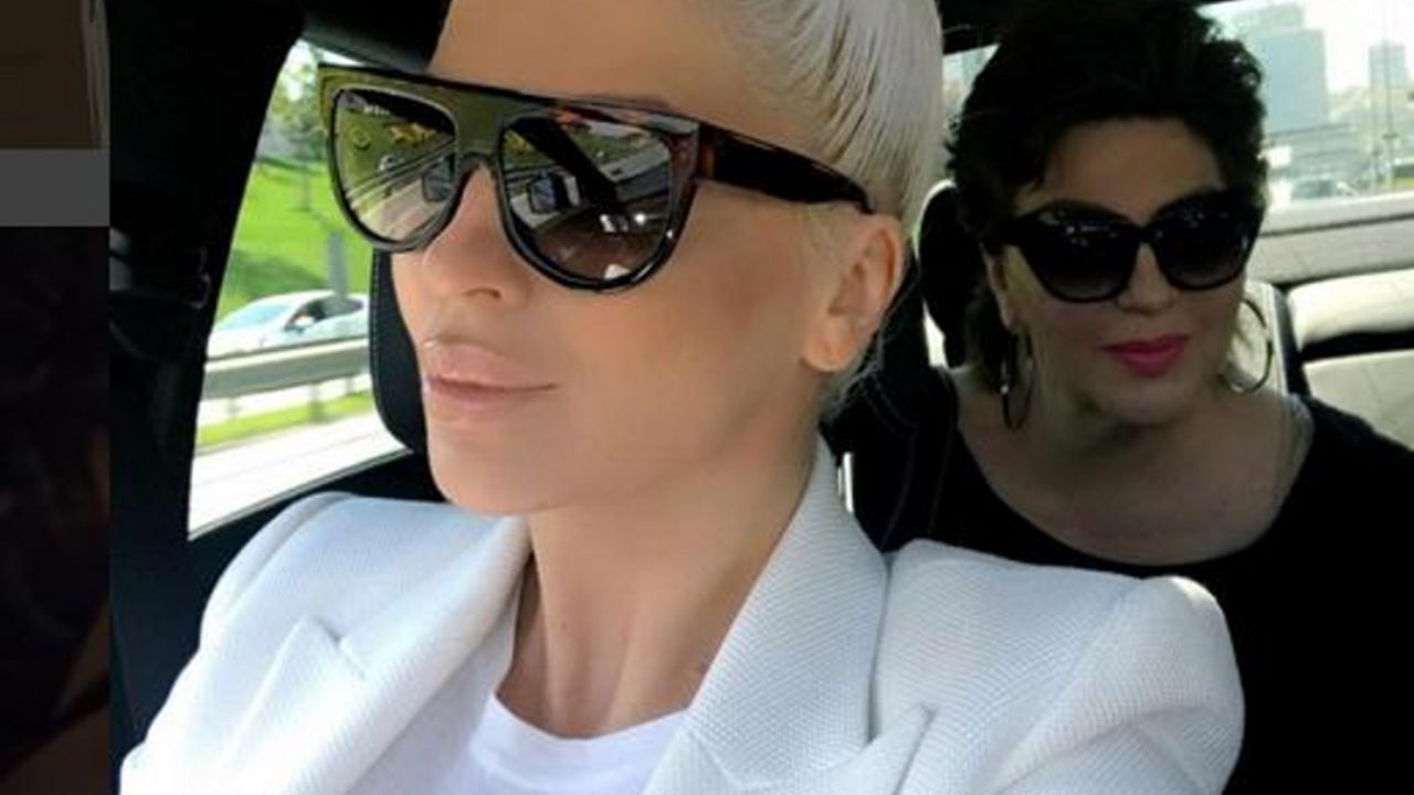 Jelena Karleuša, Divna Karleuša