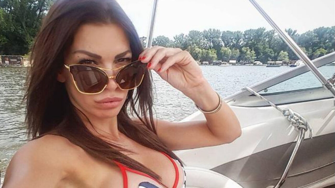 Olja Crnogorac, seksi, lepotica, zavodnica, fatalna, slikanje, poziranje
