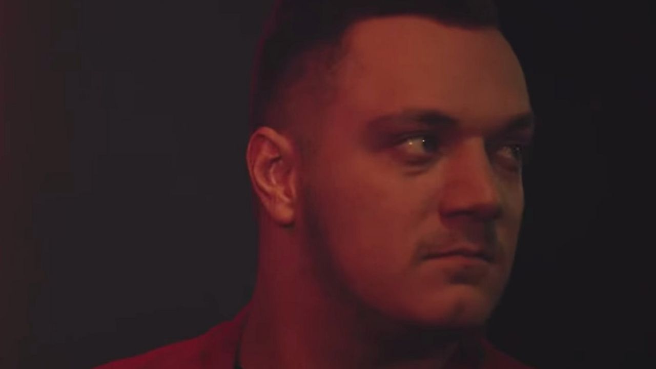Nenad Marinković Gastoz u spotu Samo kaži