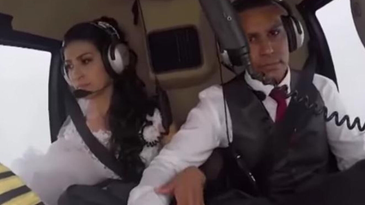 mlada se vozi helikopterom