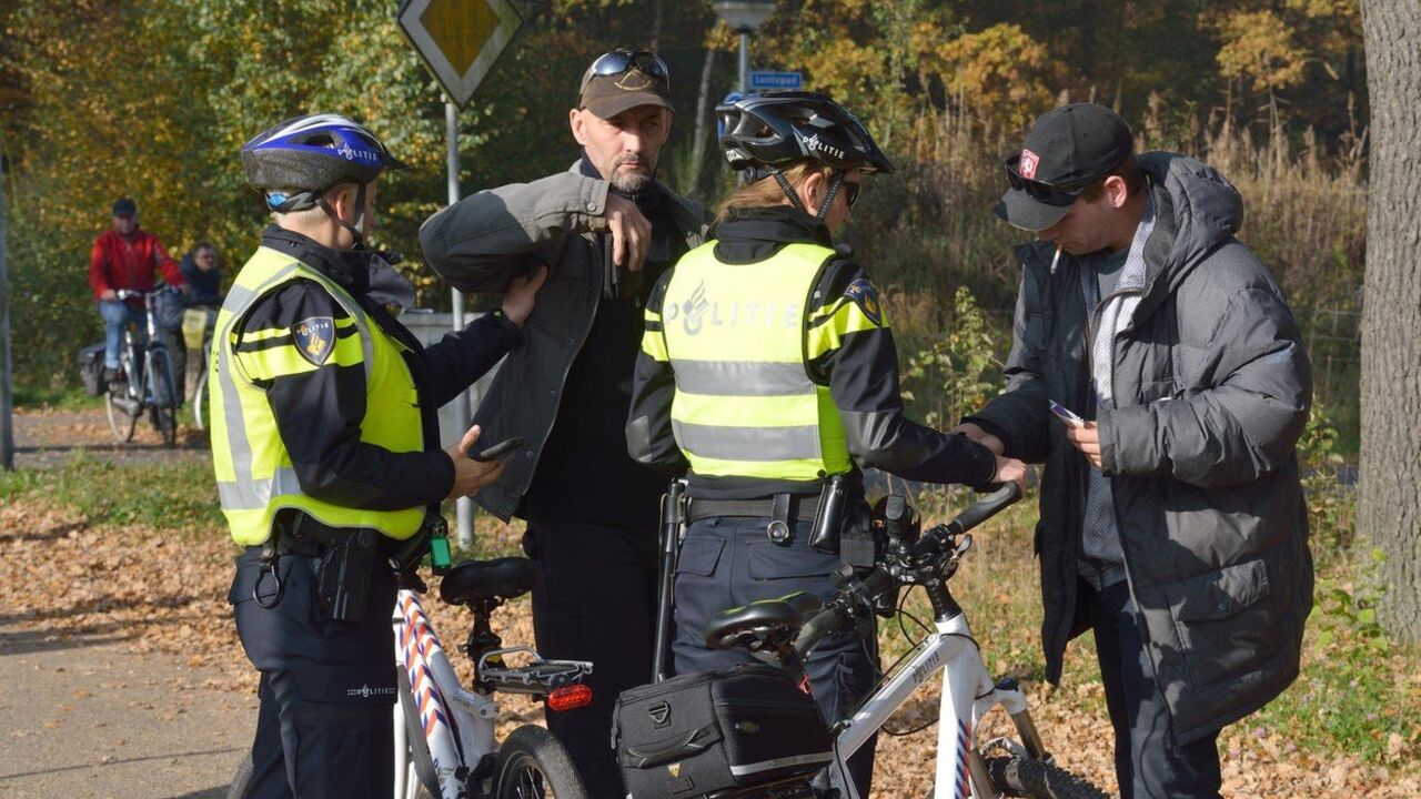 policija