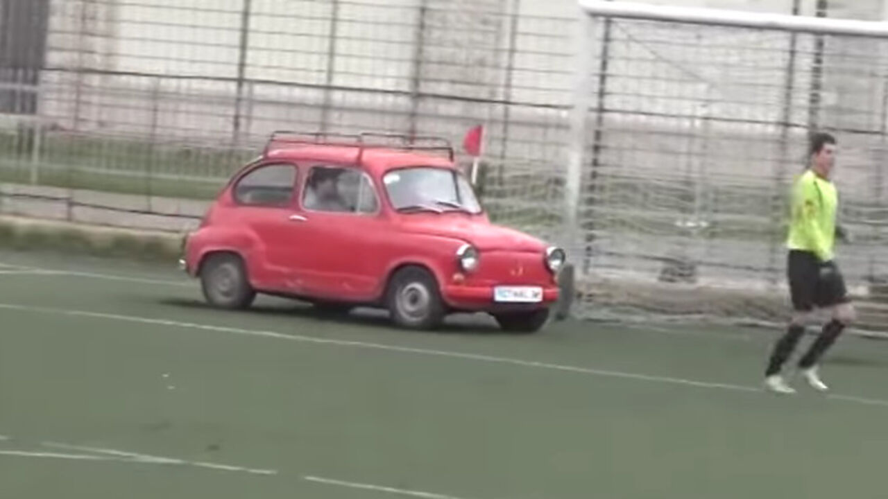 Fića na fudbalskom terenu