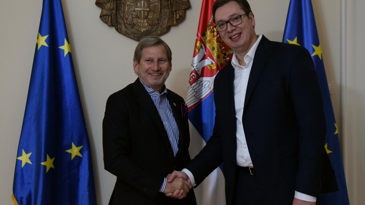 Aleksandar Vučić, Johanes Han