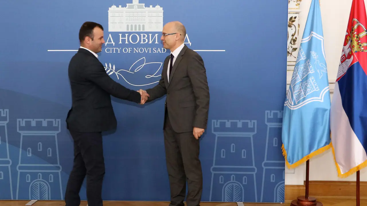 Gradonačelnik Novog Sada Miloš Vučević i delegacija opštine Srebrenica