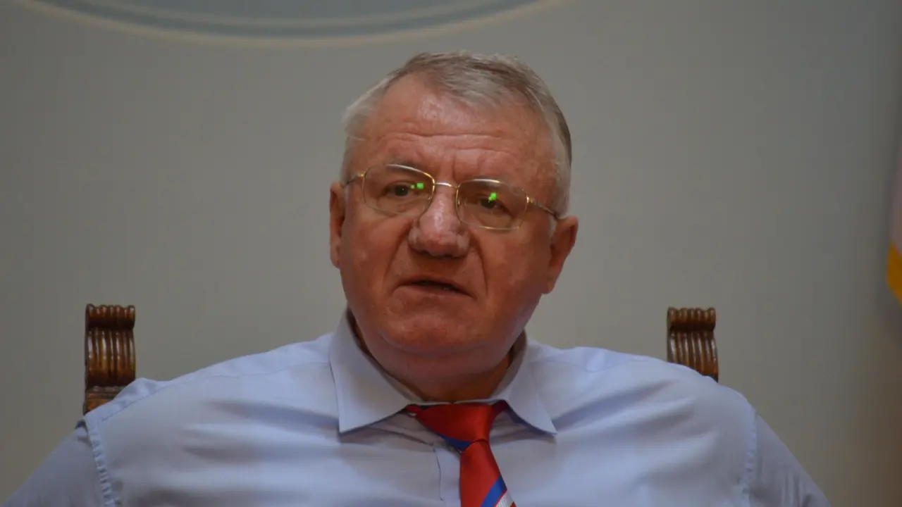 Vojislav Šešelj