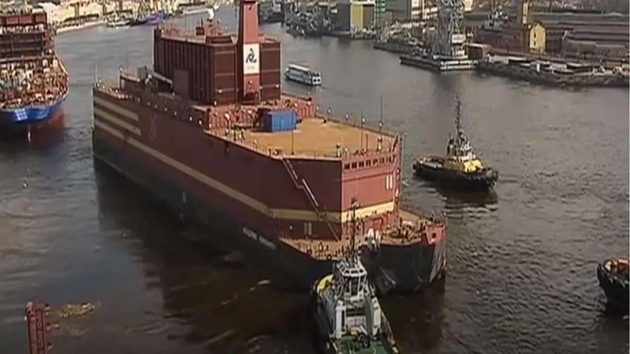 "Akademik Lomonosov"