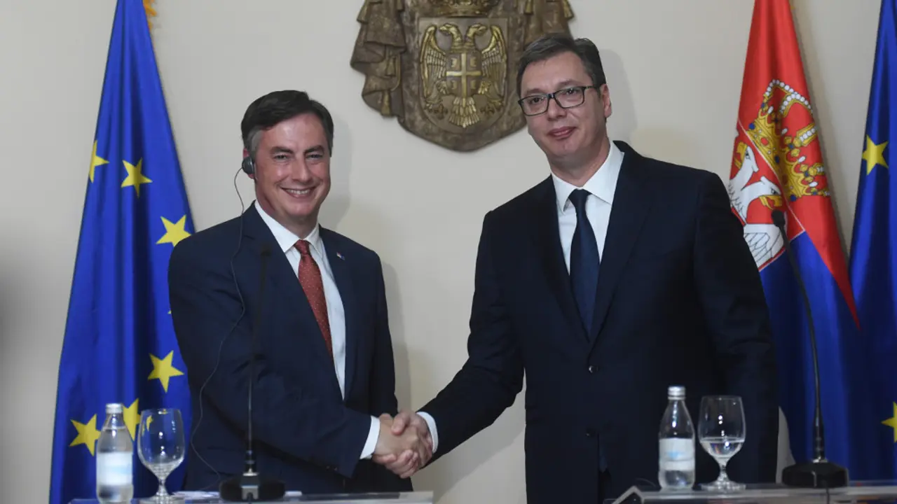 Dejvid Mekalister, Aleksandar Vučić