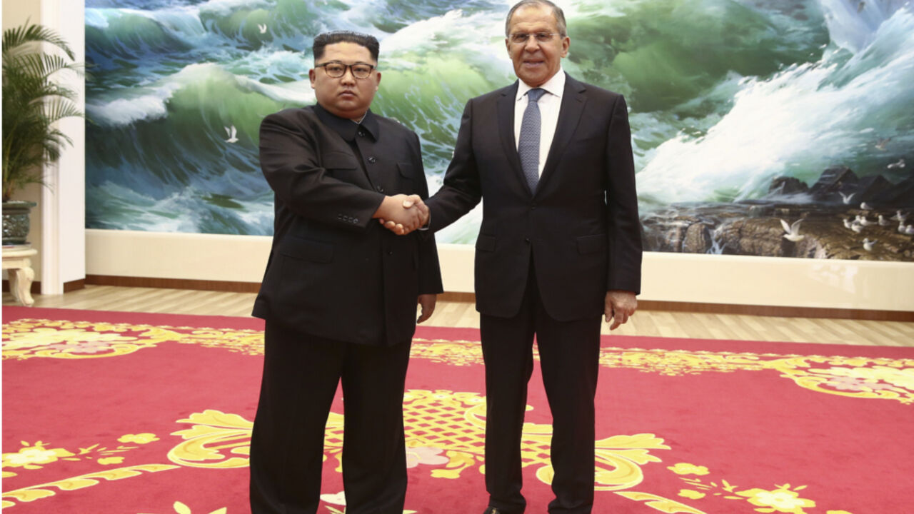Kim Džong Un i Sergej Lavrov