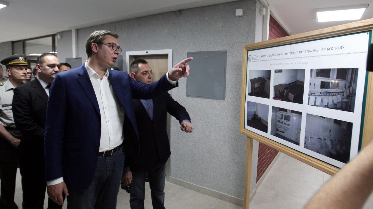Aleksandar Vučić u poseti Vojnoj gimnaziji