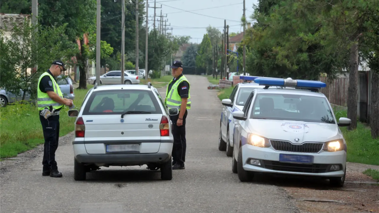 policija