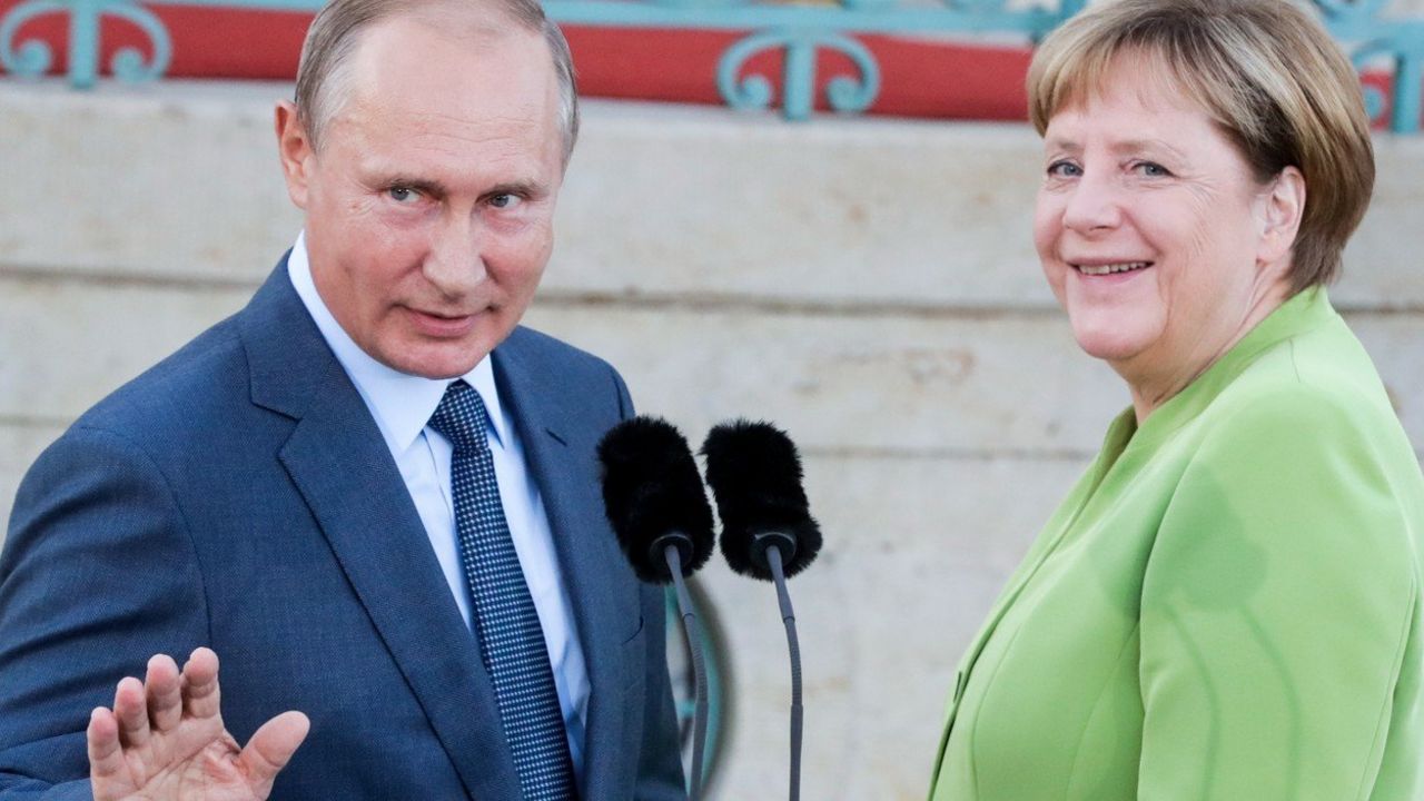 Vladimir Putin i Angela Merkel