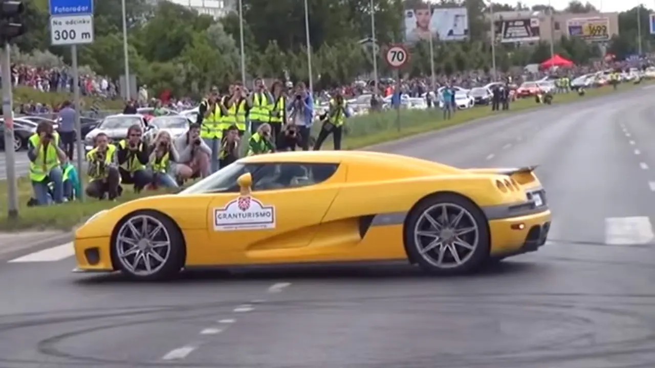 Luksuzni automobil