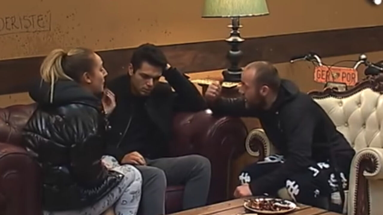 Luna, Adam i Sale Tru