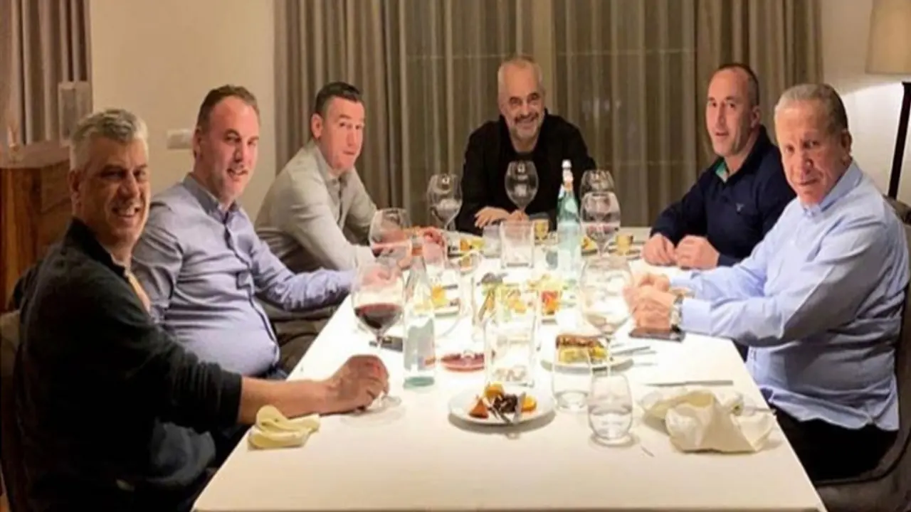 Edi Rama sa prištinskim zvaničnicima na večeri