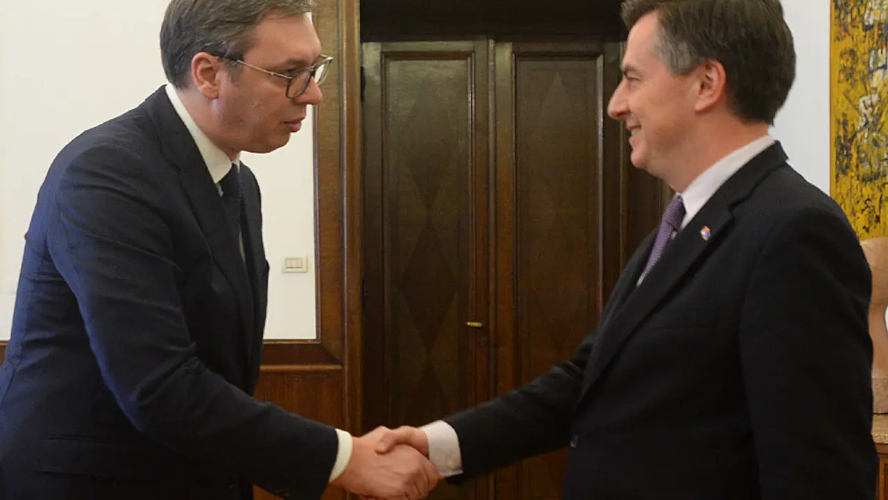 Aleksandar Vučić na sastanku sa Dejvidom Mekalisterom