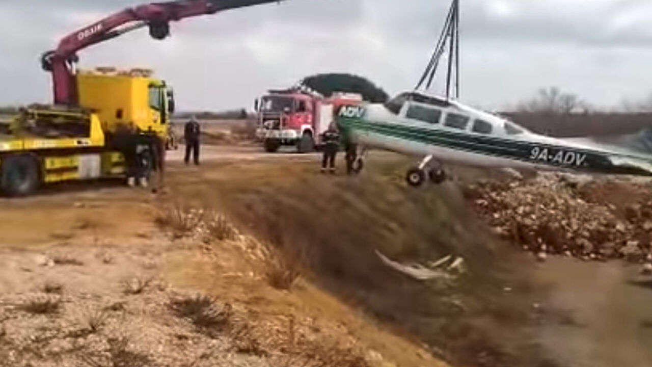 Avion.jpg
