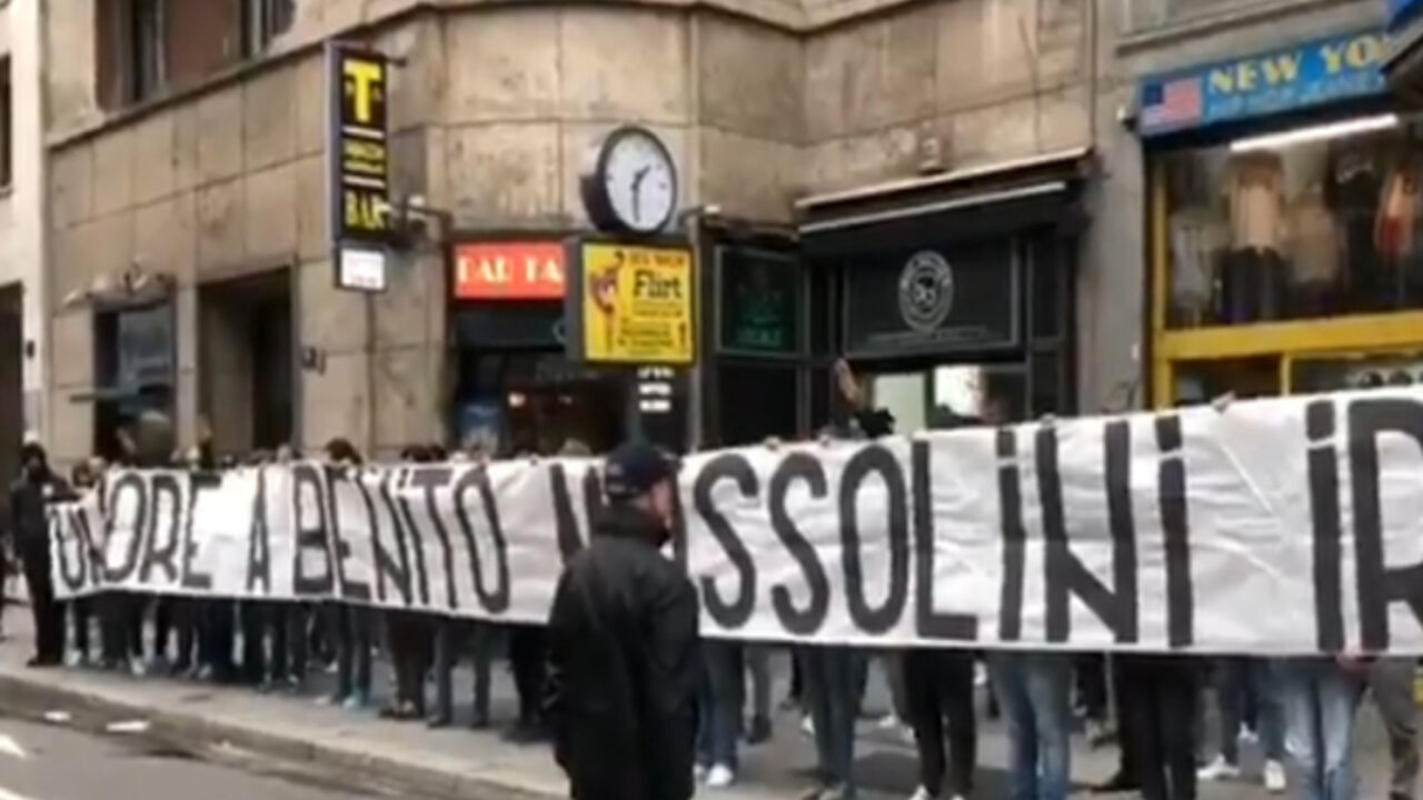 Transparent navijača Lacia