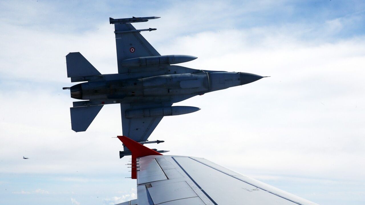 F-16