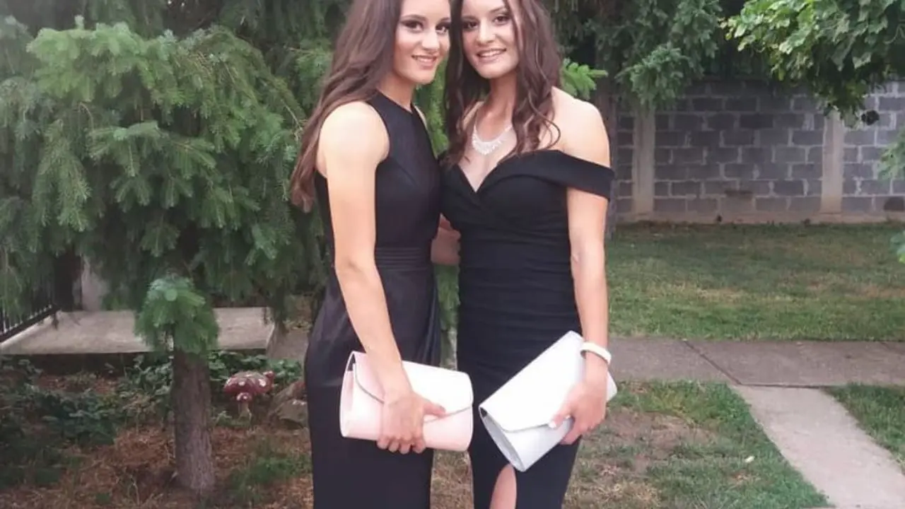 Sara i Anja Lukić