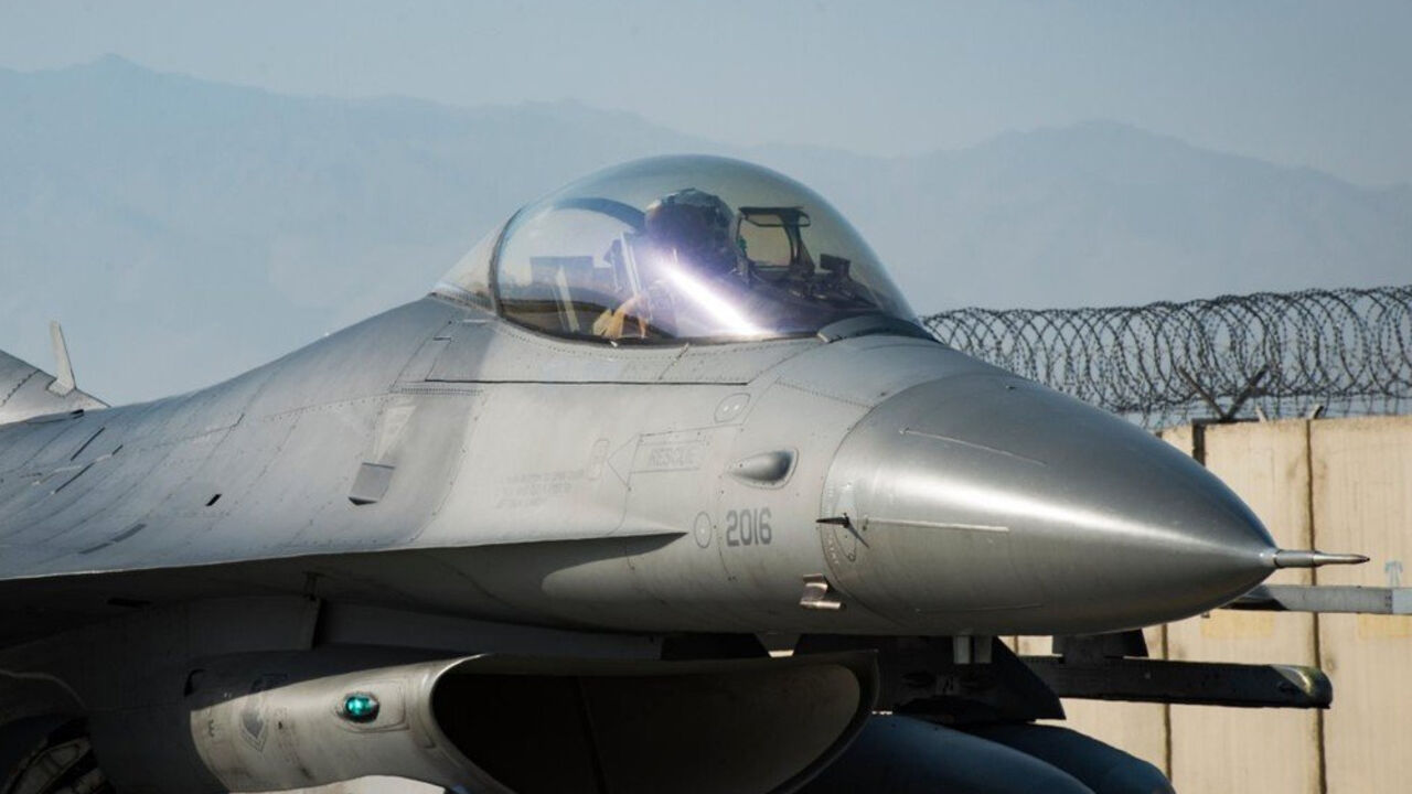 F-16