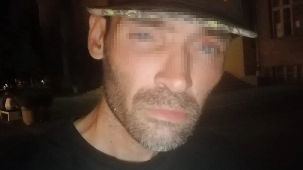 Robert R.