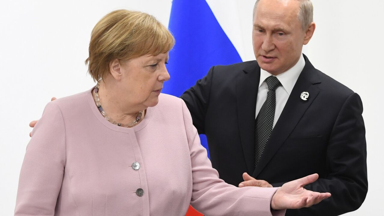 Vladimir Putin i Angela Merkel