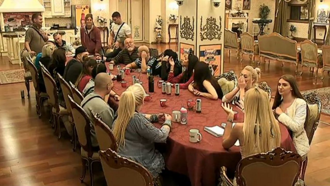 Parovi