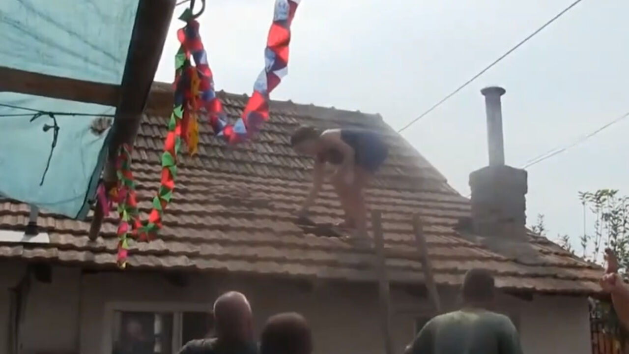 Žena na krovu