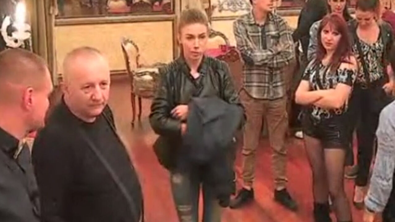 Parovi
